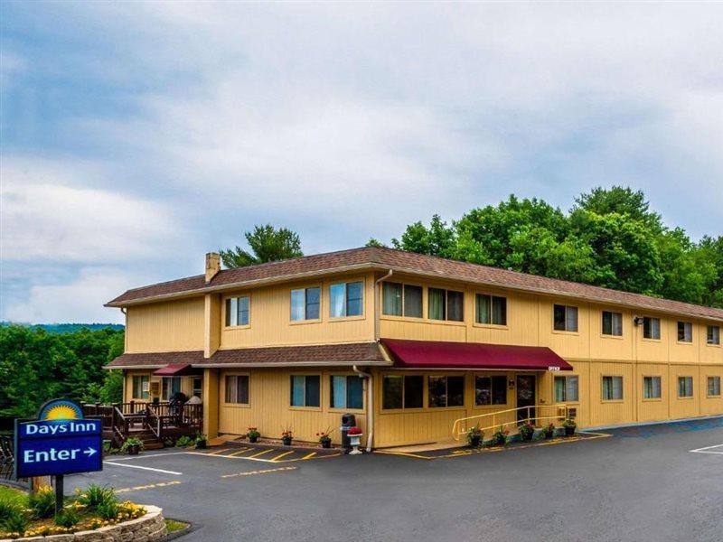 Days Inn By Wyndham Wurtsboro Екстер'єр фото